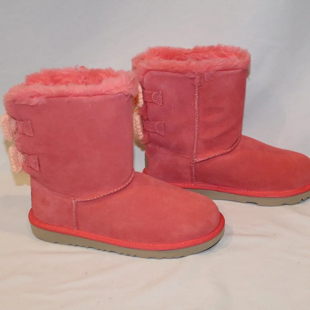 NIB UGG GIRL'S BAILEY KNIT BOW PINK CLASSIC SHORT‎ SUEDE SHEARLING LINED BOOTS